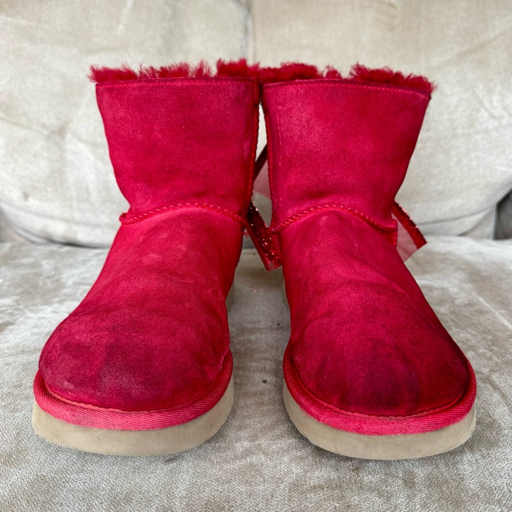 UGGS Australia Women's Sz 9 Boots Mini Bailey Bow Red Suede Lining Ankle Boot - Picture 4 of 9